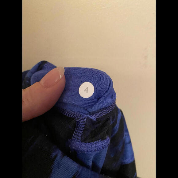 Lululemon Blue Pattern Full Length Leggings Sz.4 - Picture 3 of 3